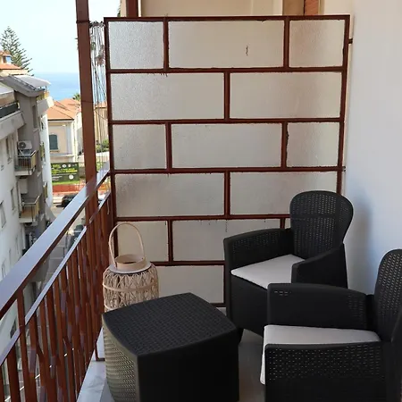 Casa Riviera Chiara Con Parcheggio Privato Nel Cuore Di Arma